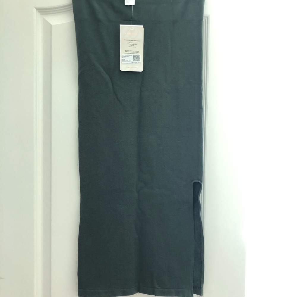 Fabletics high waisted ribbed skirt